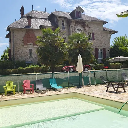 Le Pavillon De St Agnan 假日公园 3*