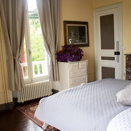Le Pavillon De St Agnan Holiday park Hautefort
