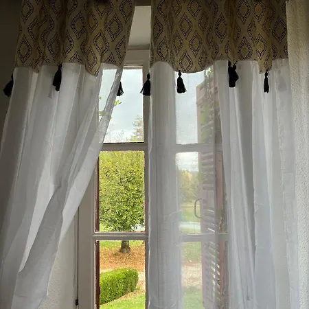 Le Pavillon De St Agnan Holiday park Hautefort