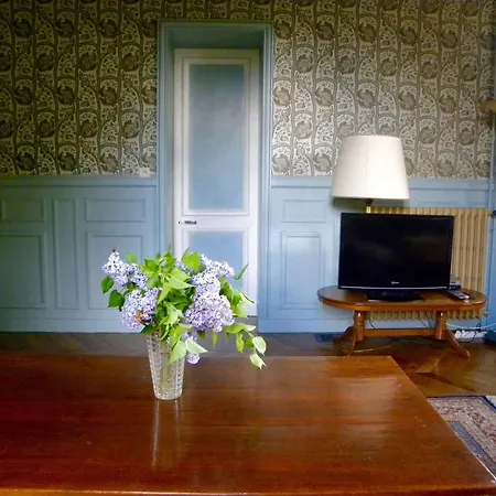 Le Pavillon De St Agnan 假日公园 3*