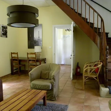 假日公园 Le Pavillon De St Agnan 3*